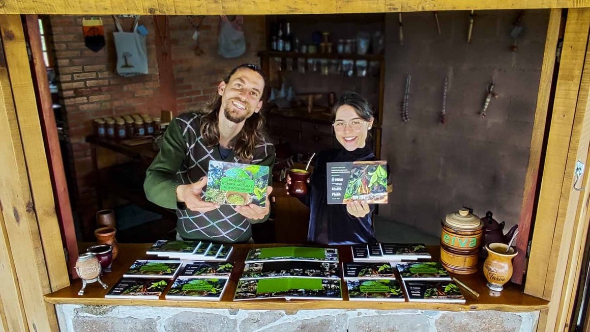 Fotolivro sobre a Erva-Mate valoriza história, cultura e sustentabilidade em Turvo